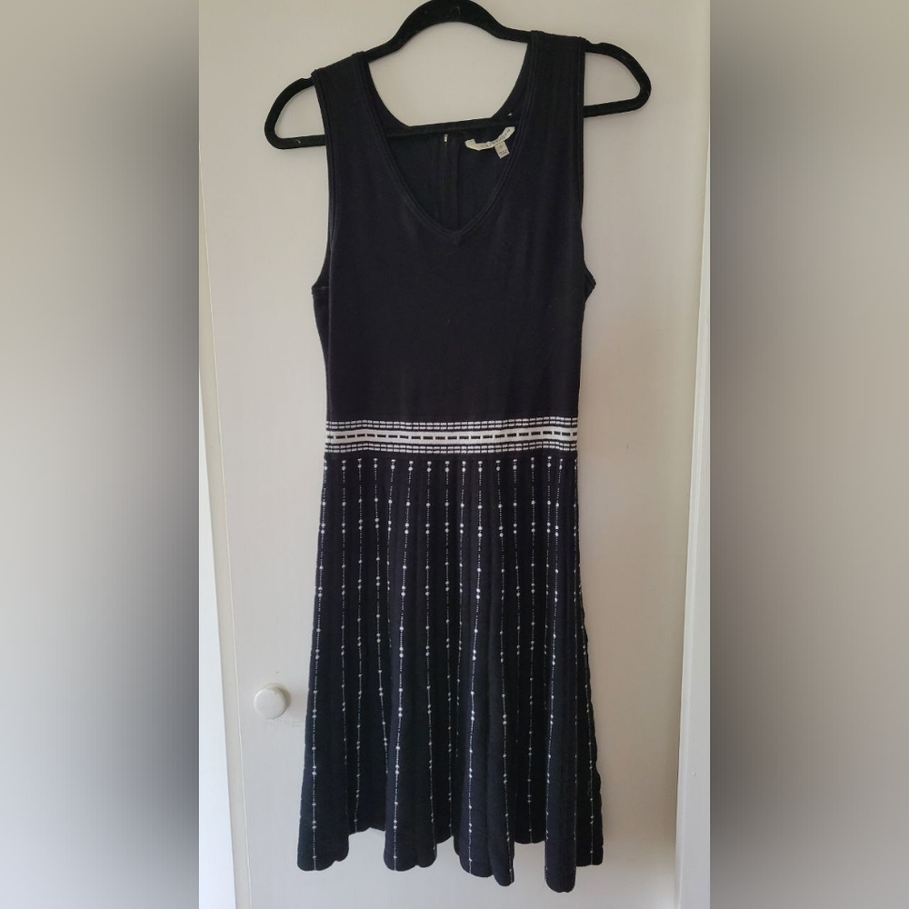 Sleeveless Black and White Sweter Dress- Hawthorne size small